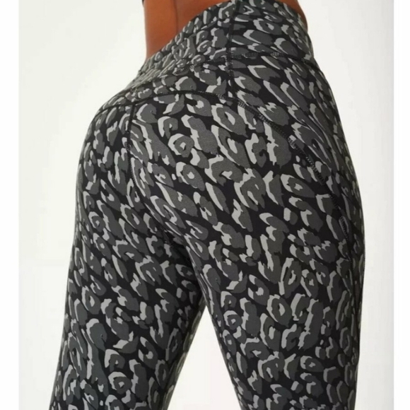 Sweaty Betty Power 7/8 Leggings Black Leopard - Picture 5 of 7